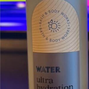 Bath & Body Works Water Ultra Hydration Cream - Blue and Tan